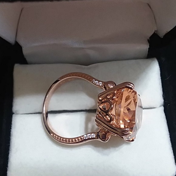 Ring - Picture 2 of 3